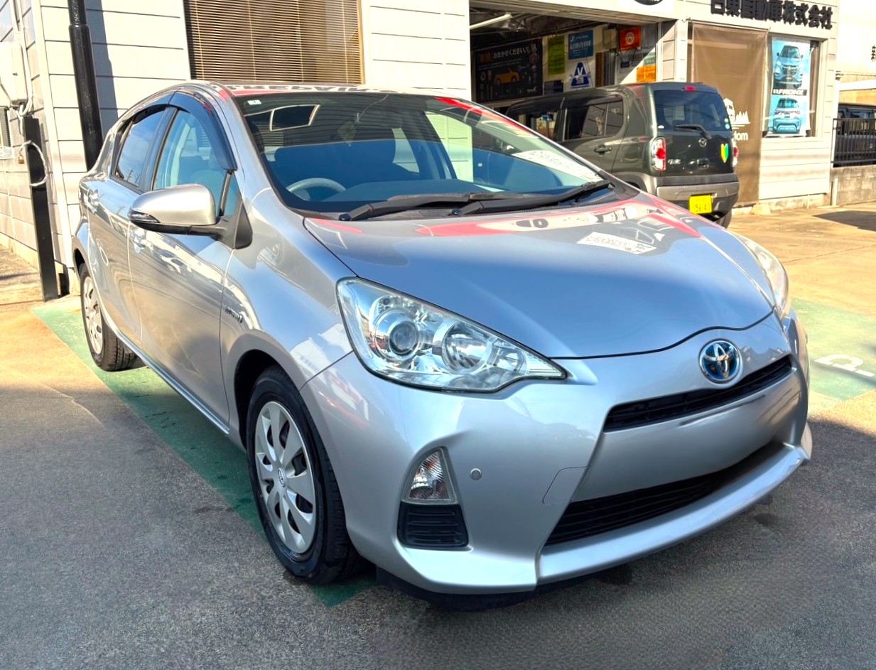 中古車販売 アクアS