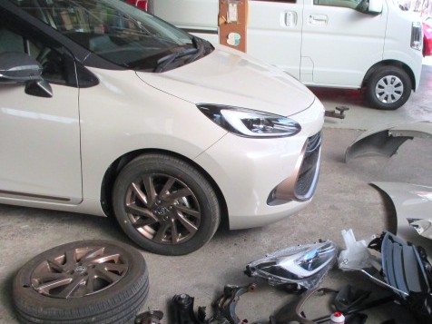 右フロント修理