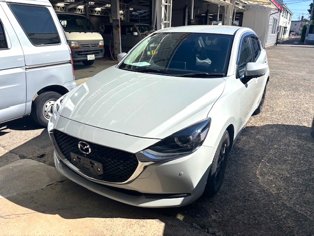 中古車販売　マツダ2