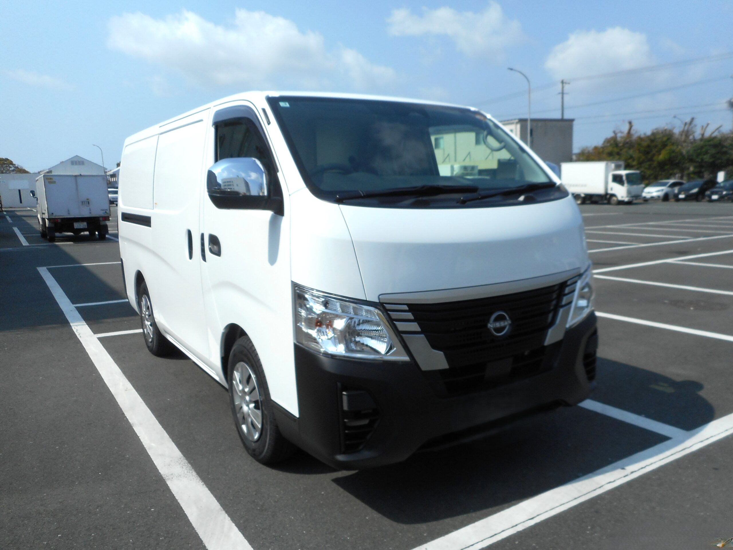 新車販売　日産キャラバン