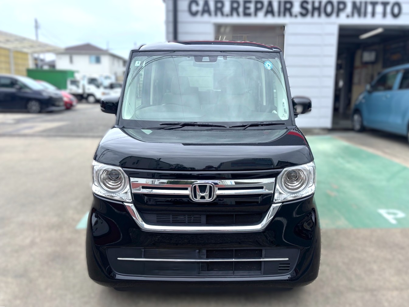 中古車販売　N BOX
