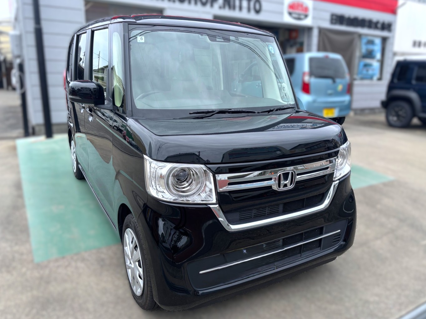 中古車販売　N BOX