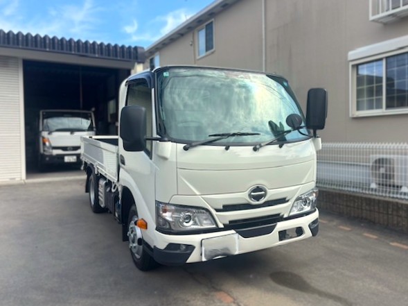 新車販売　日野自動車 デュトロ