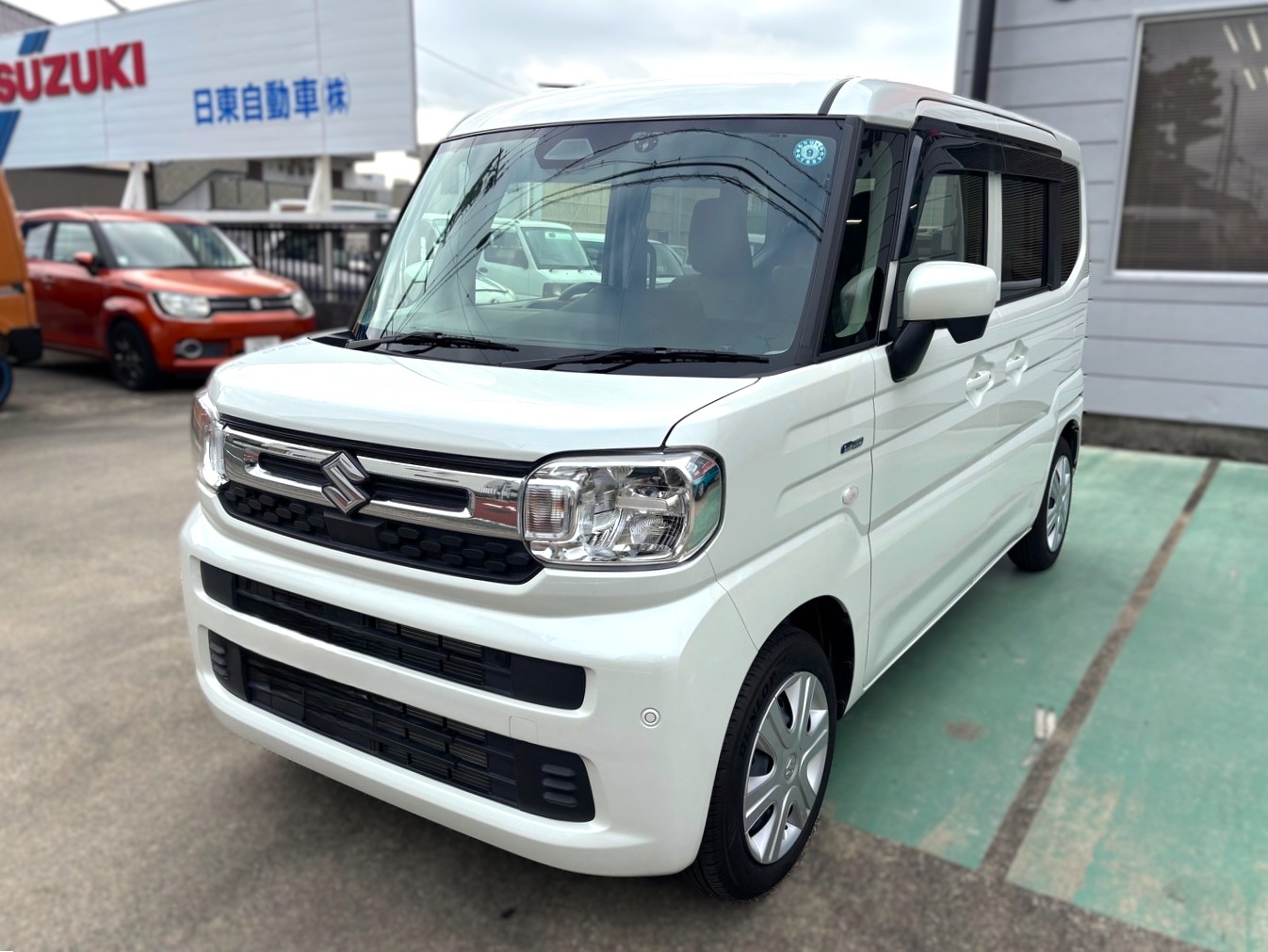 新古車販売　スペーシア
