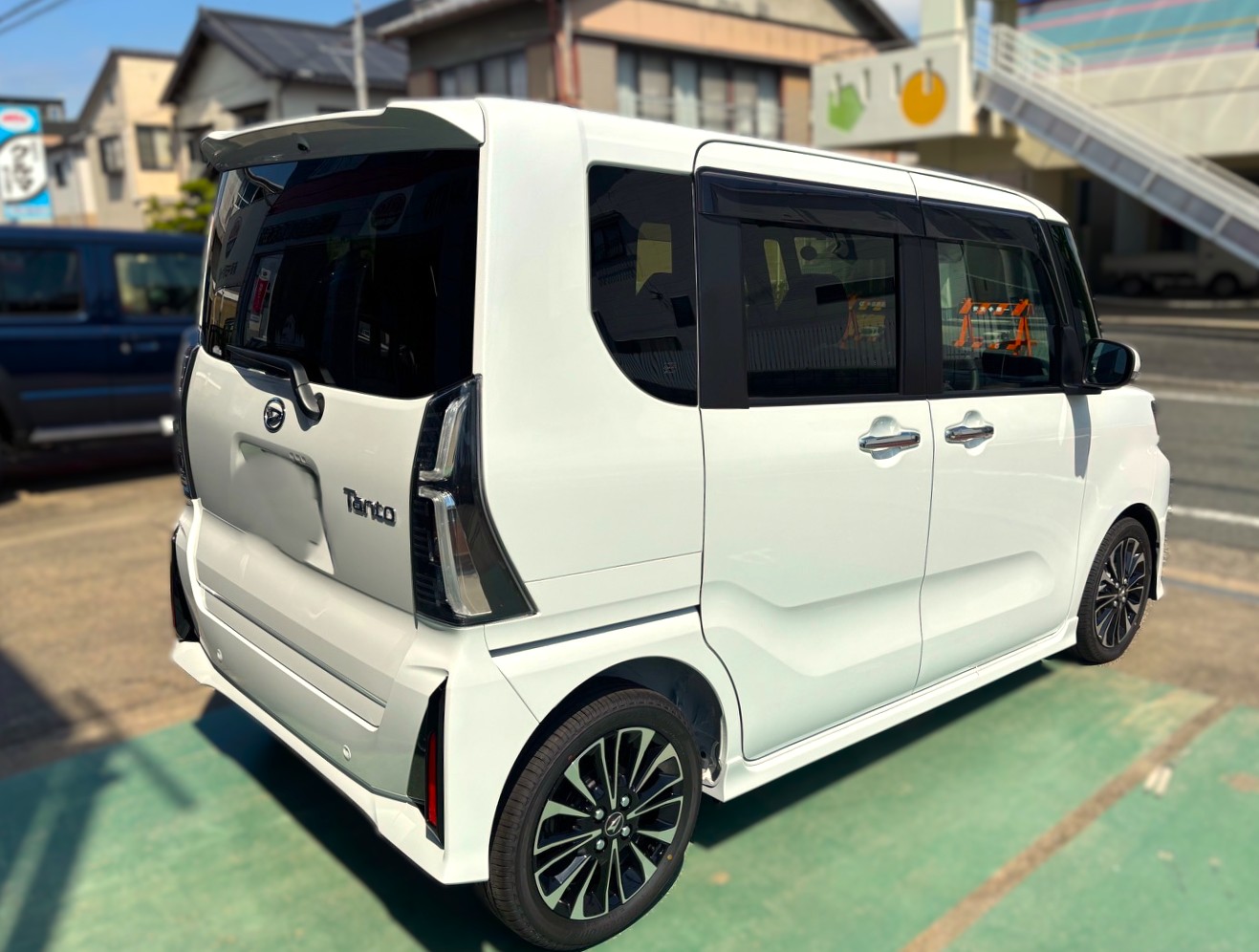 新車販売　ダイハツ　タント